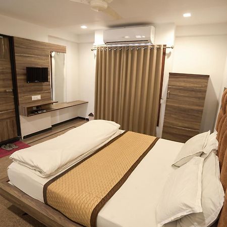 Hotel Shertown Ahmedabad Exterior foto