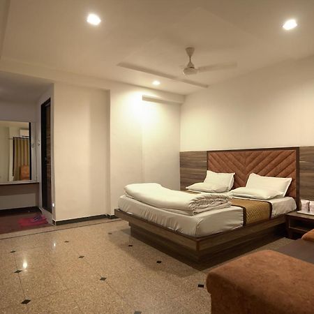 Hotel Shertown Ahmedabad Exterior foto