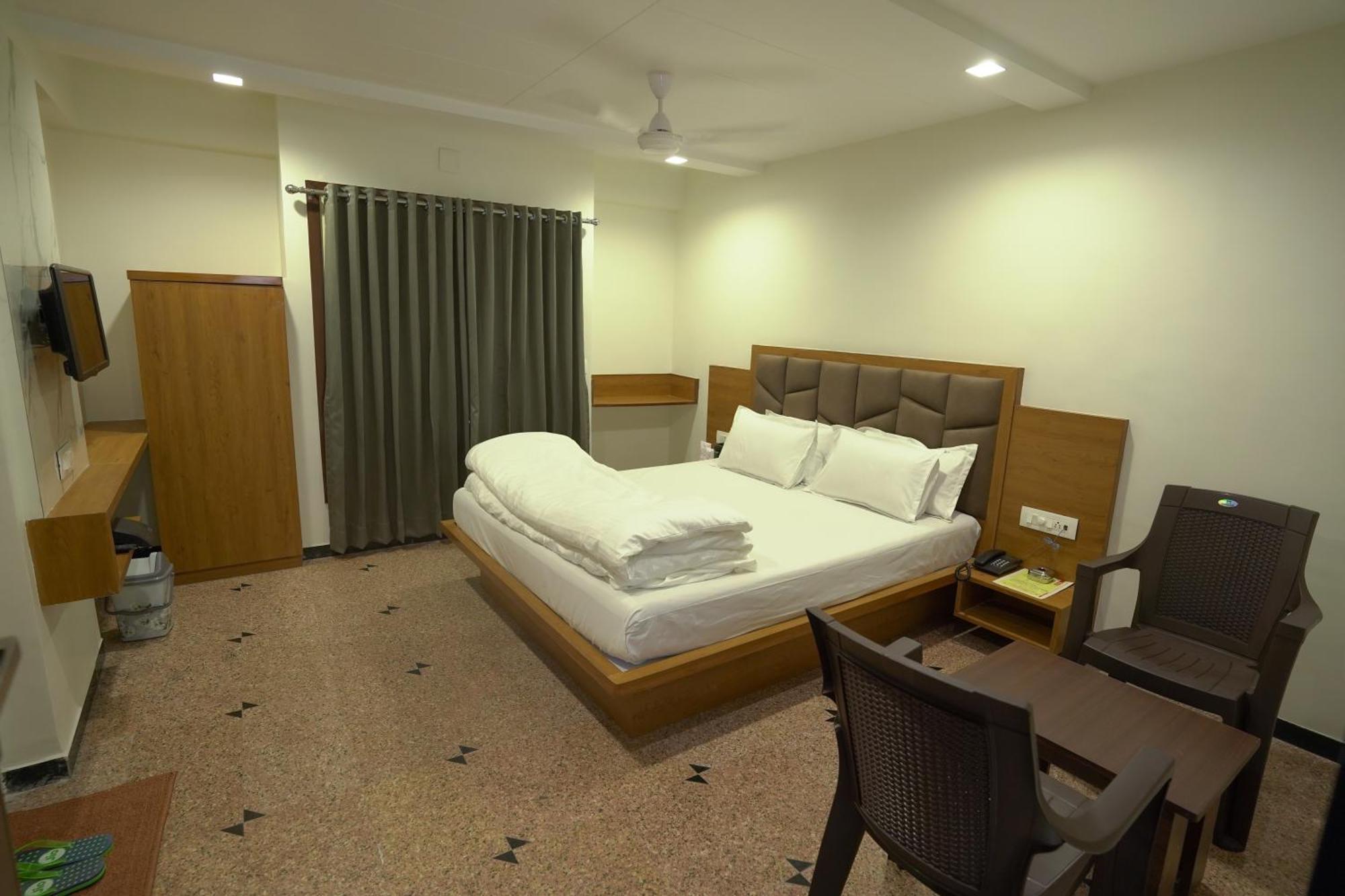 Hotel Shertown Ahmedabad Exterior foto