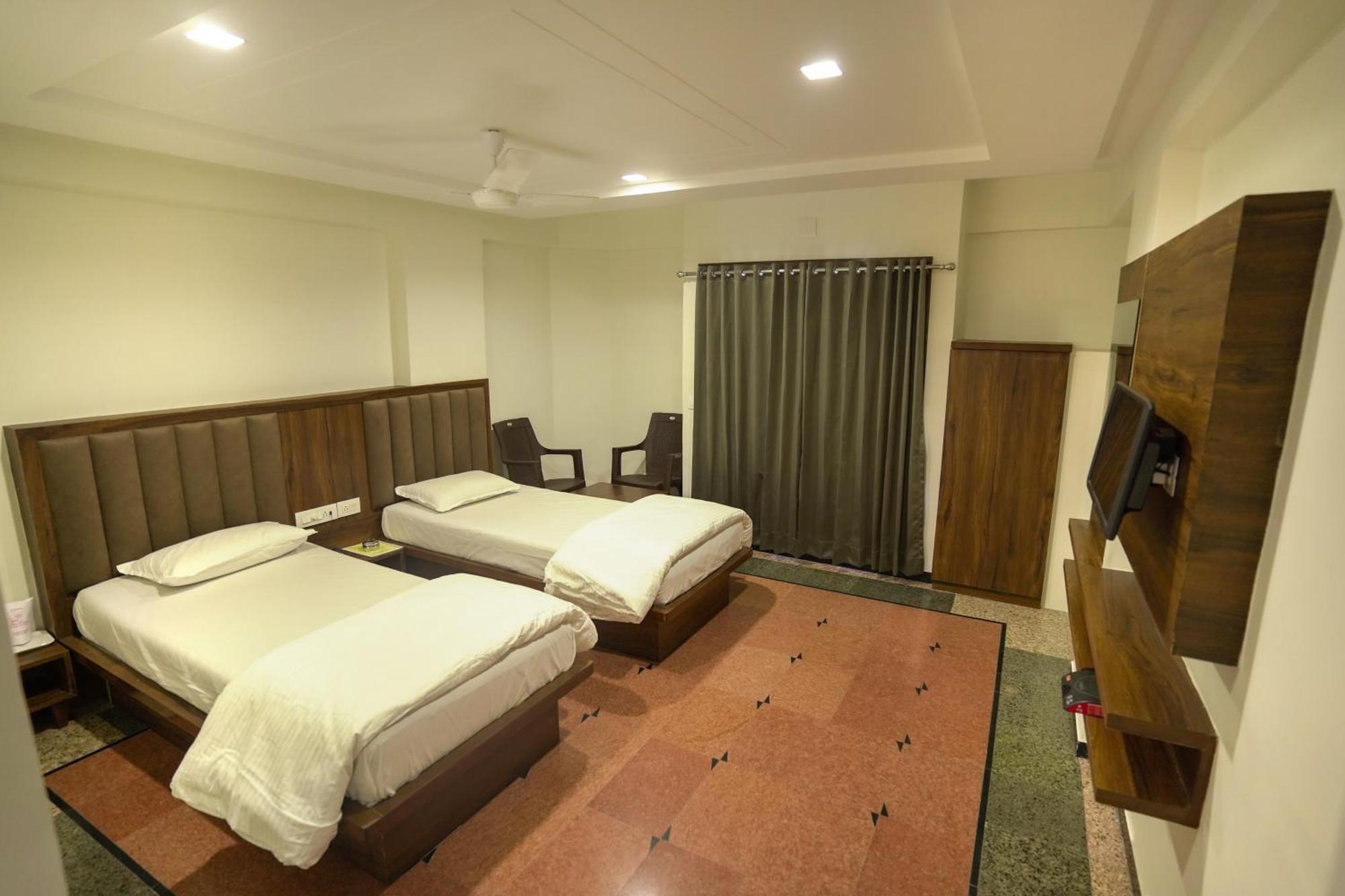Hotel Shertown Ahmedabad Exterior foto