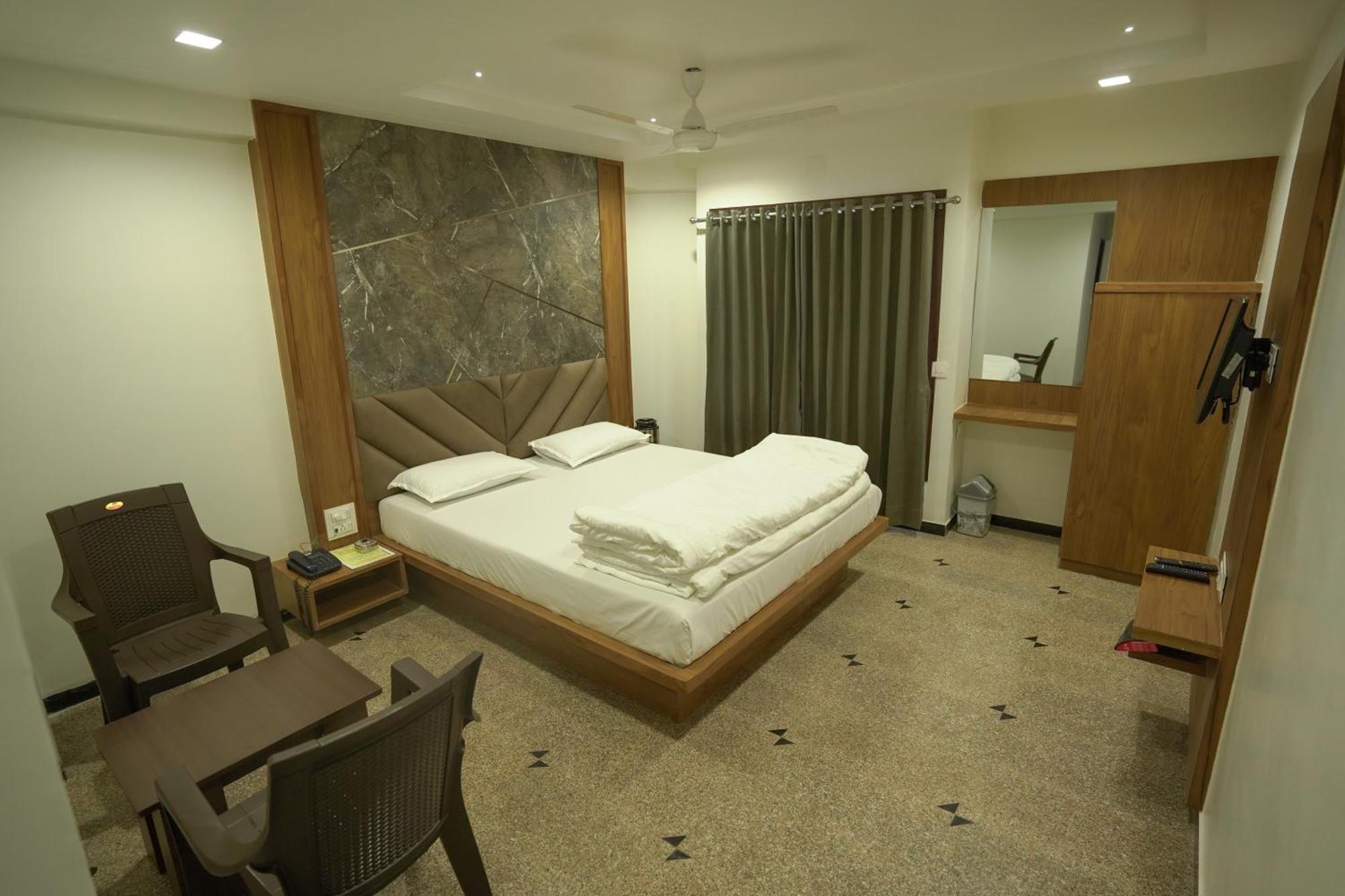 Hotel Shertown Ahmedabad Exterior foto